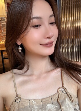 银色磨砂镶钻蘑菇耳环
