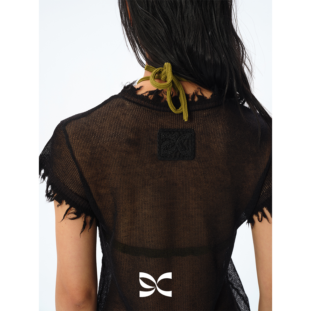 Square Circle 方圆艺术家联名奔跑女孩不规则毛边针织短袖上衣 - 图1