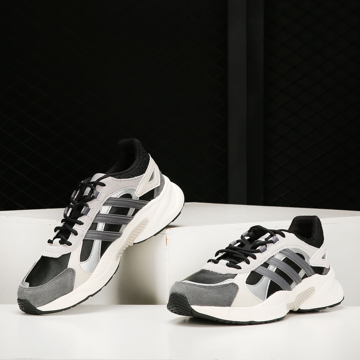 Adidas/阿迪达斯灰色黑色白色男子复古时尚耐磨低帮跑步鞋FX9109-图0