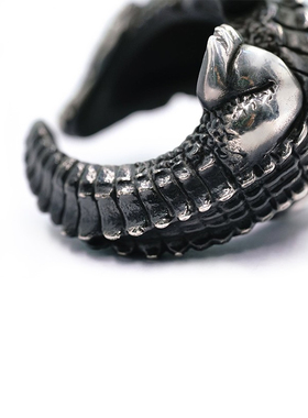 渡鸦专属手工纯银做旧鳄鱼戒指