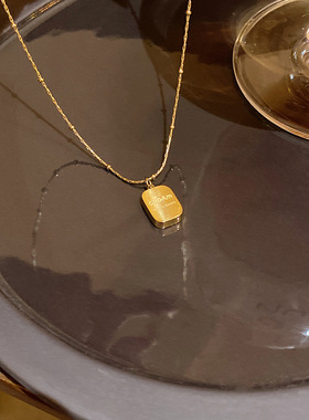不掉色18K金纯钛钢小方砖项链轻奢小众高级感简约气质锁骨链颈链