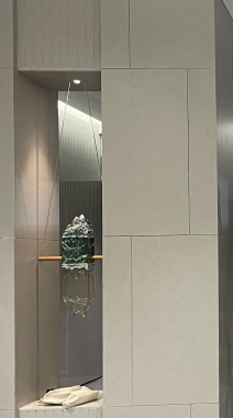 家居接待大厅轻奢现代风树脂材质水绘金属杆山吊饰品玄关庭院两边