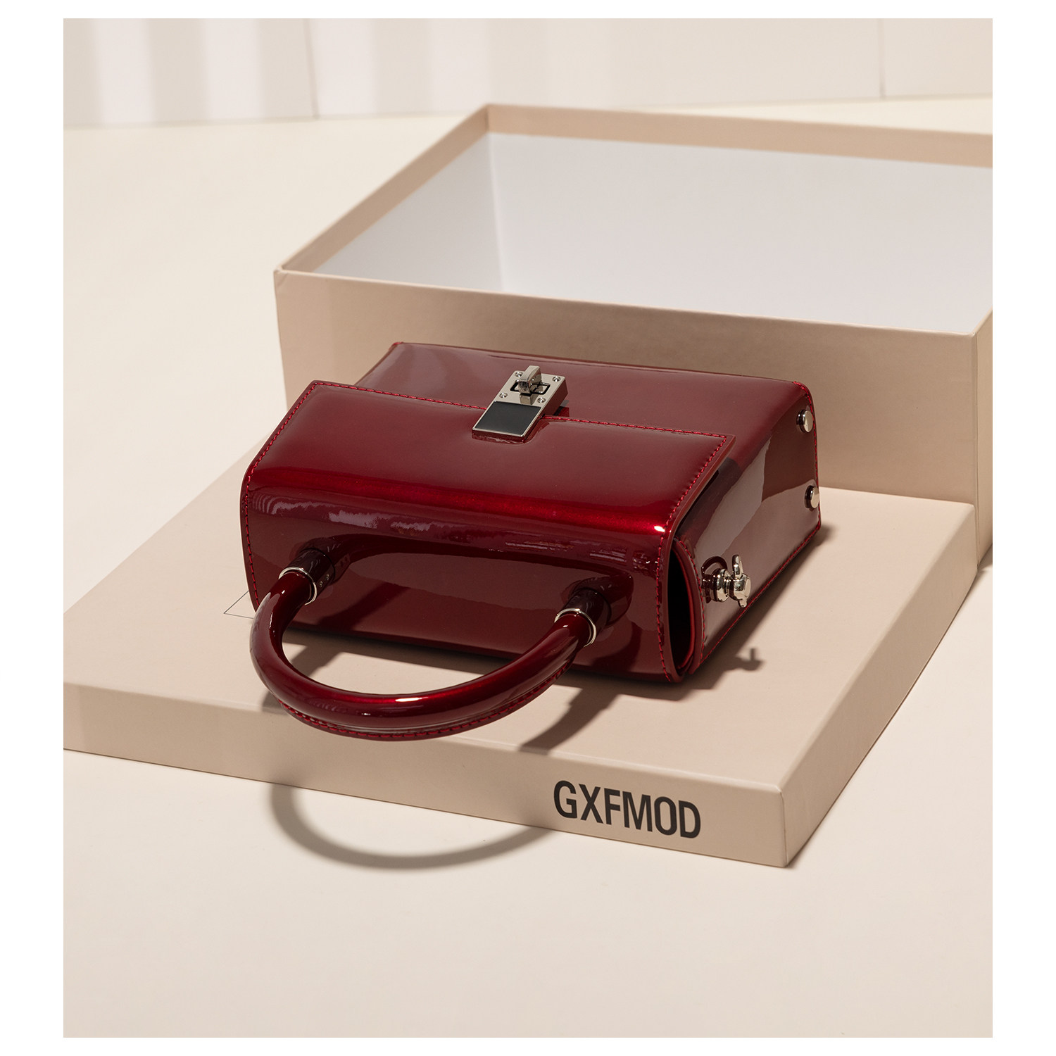 GXFMOD高级质感红色牛皮包2025新款手提小方包潮流斜挎结婚新娘包,淘宝优惠券,粉丝福利购,淘宝优惠卷