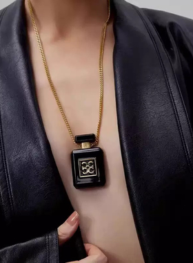 欧美T家设计香水瓶树脂吊坠项链大LOGO时尚小众耳环百搭气质耳饰