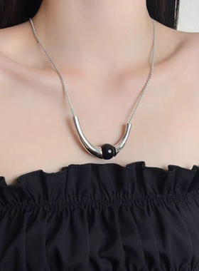 黑玛瑙牛角形状项链时尚