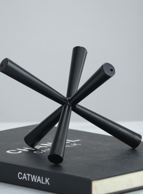 极简现代几何立体黑色金属十字架镇纸售楼处书房桌面软装饰品摆件