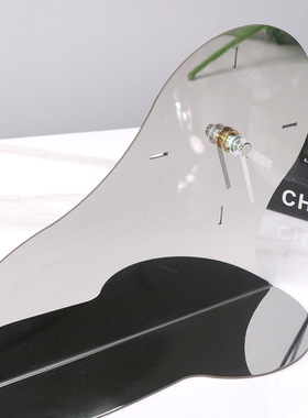 现代简约金属湖泊镜面时钟装饰几何摆件样板间家居玄关电视柜摆设