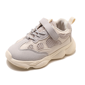 儿童运动鞋