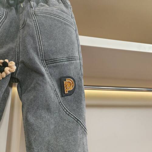 2025新款牛仔裤女秋冬兔子宽松直筒哈伦洋气小脚裤加绒 - 图2