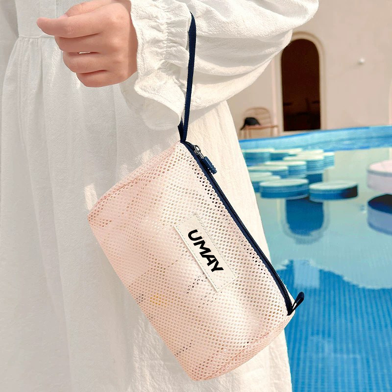 Travel toiletry bag, a must-have item for traveling