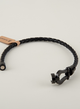 酷黑高档精致马蹄扣手镯手链男士女士不锈钢手镯手环小众送男友