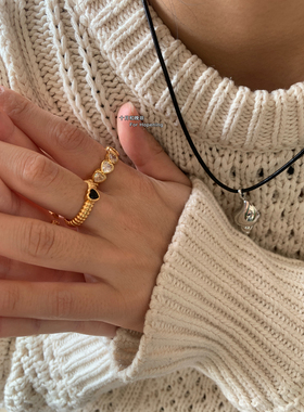 小众高级感镂空黑白爱心锆石戒指