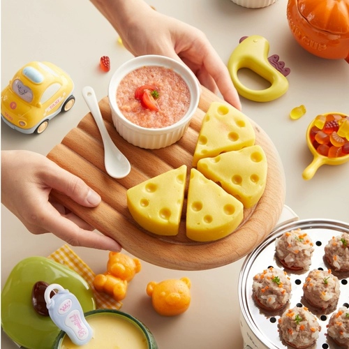 Яйцо с вареным яйцом -париками.