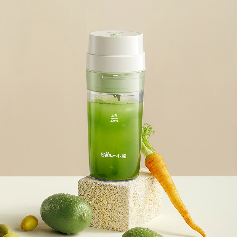小熊榨汁机家用小型便携式水果电动榨汁杯果汁机迷你无线搅拌新款