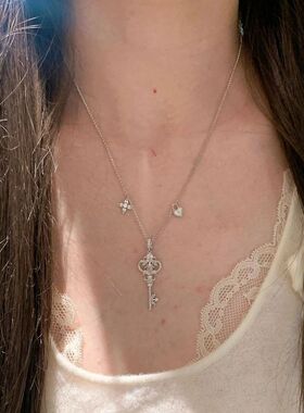 Women's Retro Iris Key Charm Necklace Minimalist Unique Desi