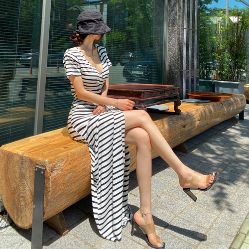 条纹连衣裙女夏季2026新款韩版宽松显瘦中长款洋气休闲短袖开叉裙 - 图2