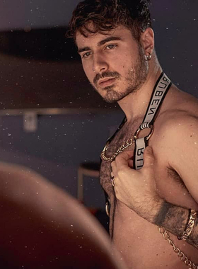 链子项链男神衣服搭配成熟配饰