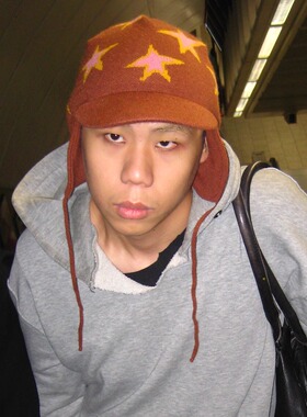 KAGA官方 日常百搭造型保暖护耳短檐针织帽 unisex 四色