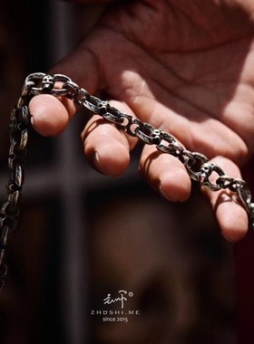 主师情侣银质暗黑风格