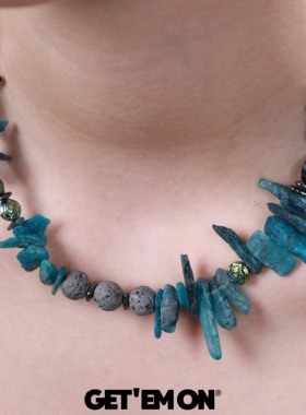 GetEmOn不规则绿松石串珠项链