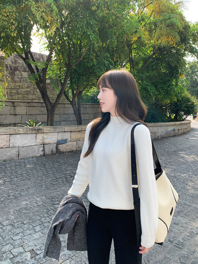 Littlejiajia (high intelligence) black velvet thickened knitted half-turtleneck sweater small loose top