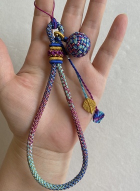 手工编织龙鳞手机挂绳锦鲤纹