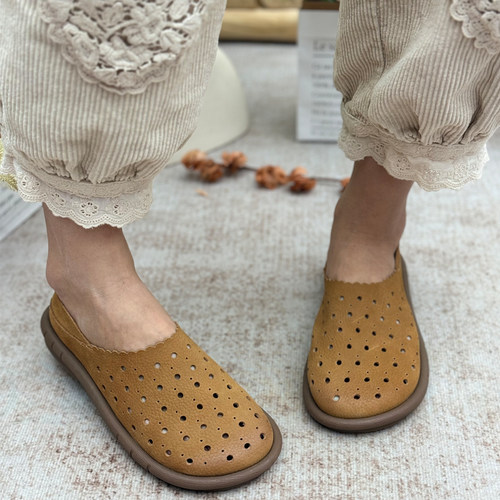 2026新款夏季镂空真皮凉鞋女平底软皮包头洞洞拖鞋防滑妈妈沙滩鞋 - 图0
