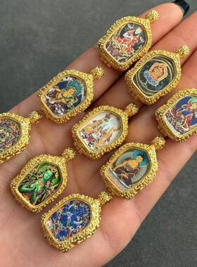 黄铜小唐卡半手绘描金扎基拉姆黄财神项链绳中国风复古饰品嘎乌盒