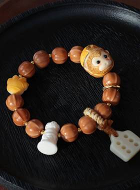 原创猴头鲨鱼背手串搭配鹿角根付悟空头牛骨咒点卡子猫爪文玩配饰