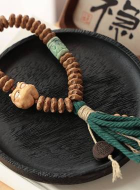 桃核无相甜甜圈搭配小怪兽天然翡翠桶珠沉香达摩牌文玩佛珠挂饰