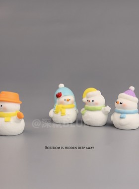 圣诞小雪人治愈情绪工位小摆件