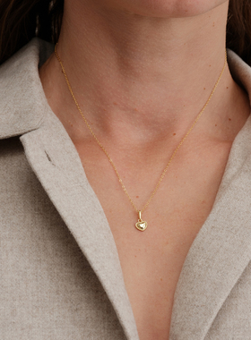 【CnHnOn脂肪商店】s925纯银超迷你复古珠边镶嵌浅金色爱心项链