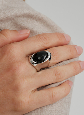 【CnHnOn脂肪商店】现代简约质感时髦黑玛瑙流动曲线造型戒指