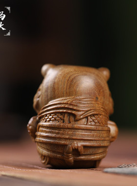 天然绿檀木雕打坐虎创意文玩摆件
