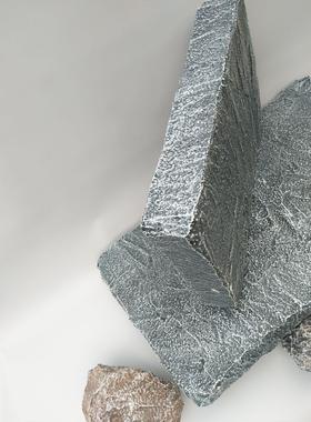 仿真泡沫胸口碎大石道具