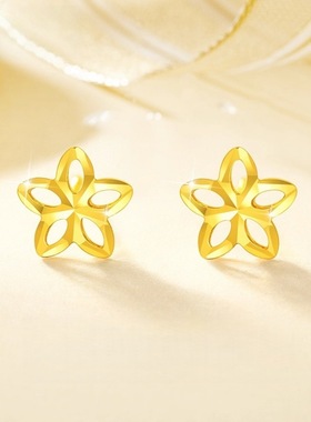 金色镂空五角星花瓣耳钉线条灵动层次分明细节细腻尽显温婉气质