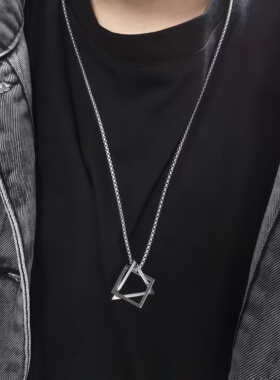 几何方形三角形项链男女钛钢吊坠嘻哈百搭学生简约个性衣服配饰品