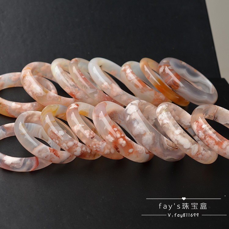 天然马达加斯加樱花玛瑙手镯圆条扁条冰透飘花海洋玉髓 60mm 52mm 天然马达加斯加樱花玛瑙手镯圆条扁条冰透飘花海洋玉髓 60mm 52mm