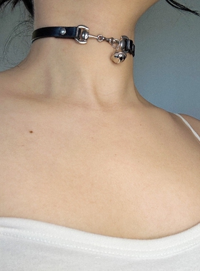 甜酷辣妹皮质银铃铛吊坠项圈