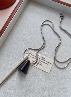 小众简约黑色木质三角形项链