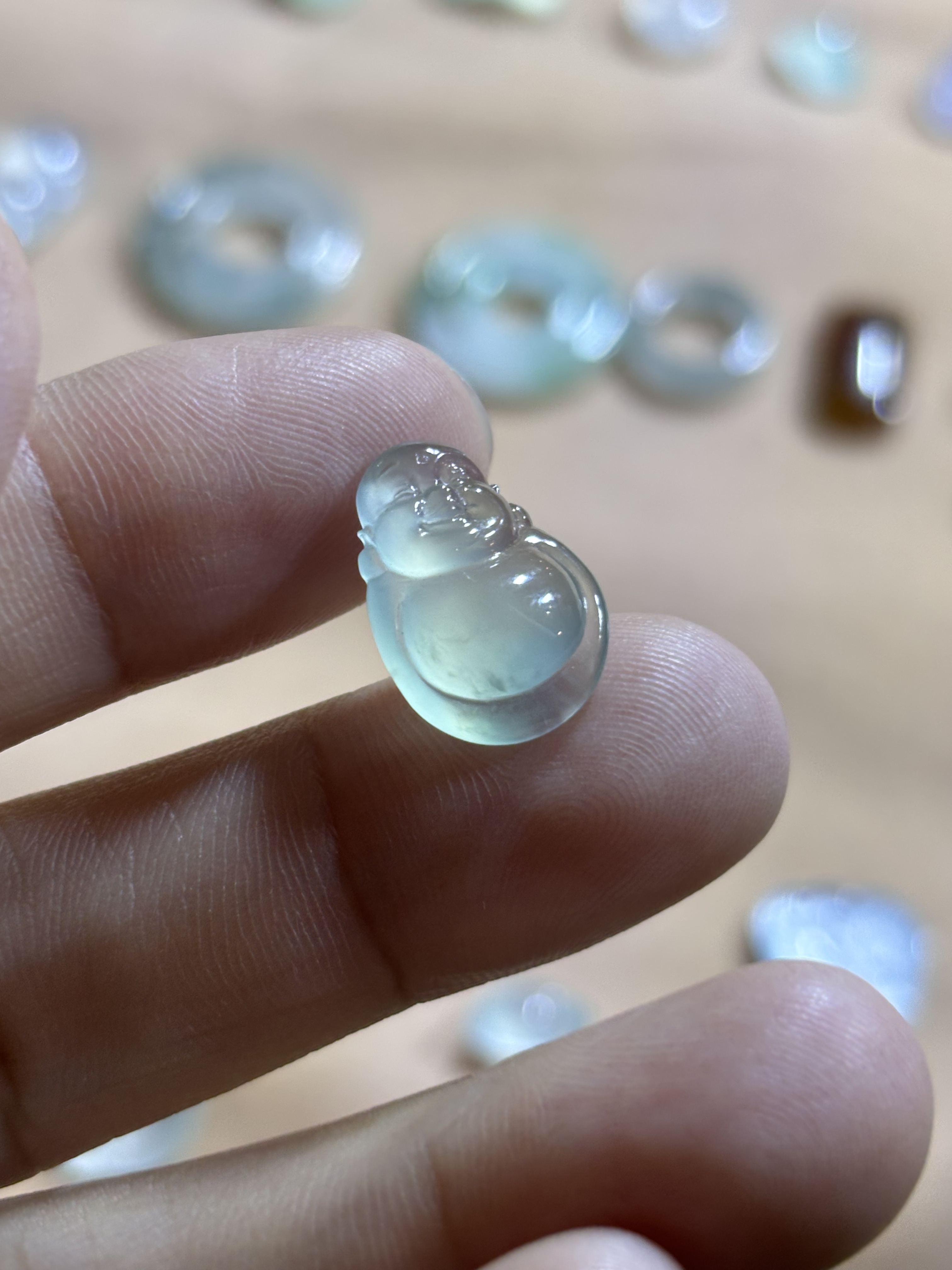 天然缅甸A货翡翠高冰晴底佛裸石镶嵌件15.4-11.2-4.6 - 图3