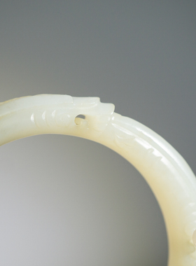 保真收藏级清代和田白玉五龙玉镯