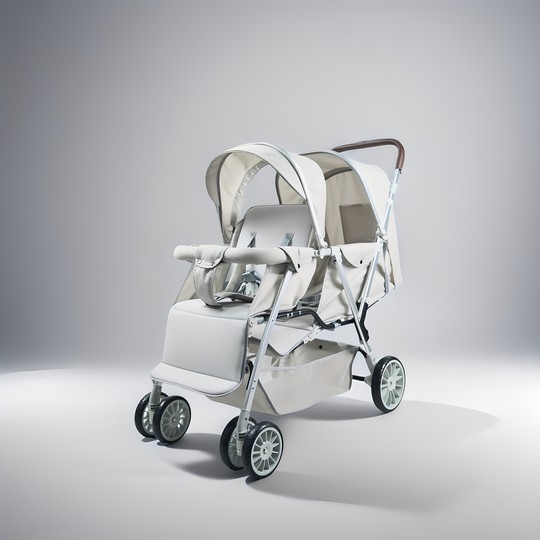 Lightweight foldable second-child stroller comes with rain cover when ordering