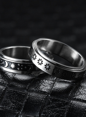 日韩流行钛钢转动戒指男欧美星月小花不锈钢戒指女情侣戒指