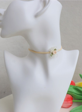 细绒绳女元气少女搭配小裙子可爱