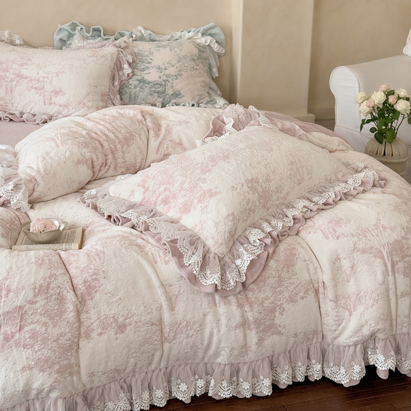 金喜鸟家纺法式公主风雕花保暖牛奶绒毛绒四件套冬季加绒加厚新款 - 图1