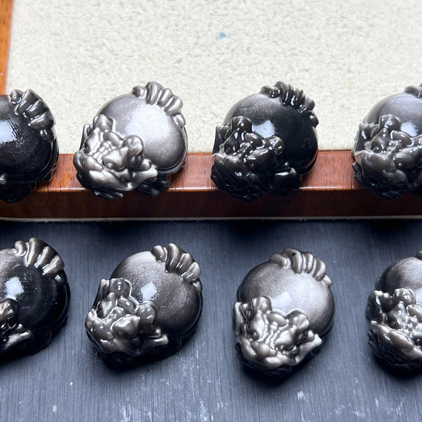 天然银曜石龙龟雕刻件通孔 规格28mm diy配饰手链项链 ZW933,淘宝优惠券,粉丝福利购,淘宝优惠卷