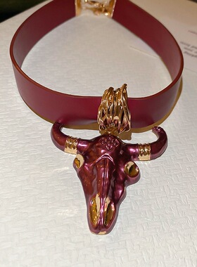 欧美复古珐琅牛头吊坠宽版皮质项链女款轻奢choker夸张颈链19