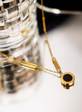 黑白双面罗马数字钛钢项链