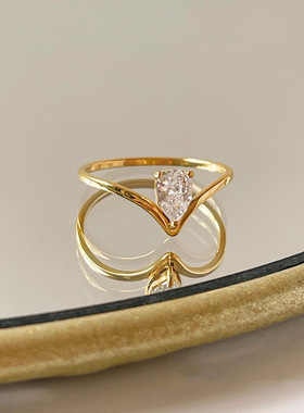 日韩时尚精致小巧INS风水滴锆石细戒指钛钢镀金指环中指食指女